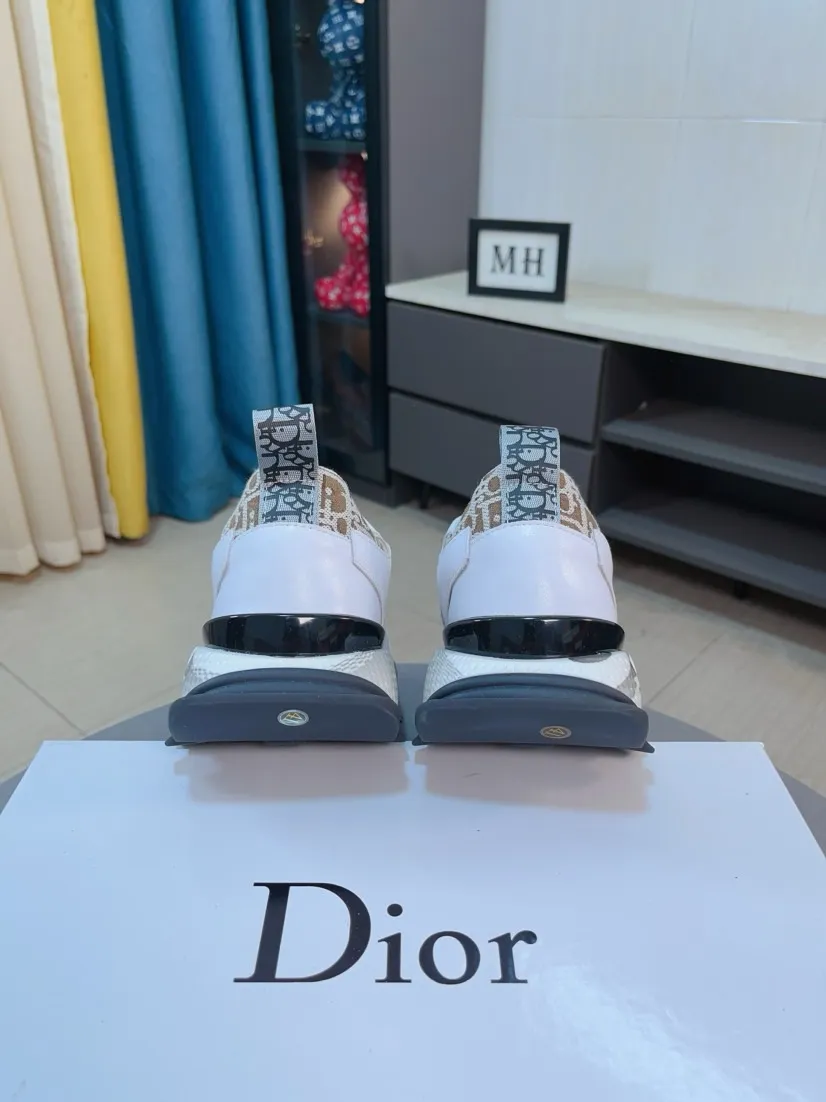Men's men's shoes 💰458🌹🌹【Dior】Best-selling official website world premiere🔝High-end men's shoes brand official website latest series: The upper is made of imported cowhide with specially designed fabrics➕Mesh breathable lining. Make walking more convenient and comfortable! Compared with the official quality, Midea’s 1:1 replica. Create a fashionable personality to set off your uniqueness! A must-have for trendy men! Classic style. Men's sizes: 38-44.